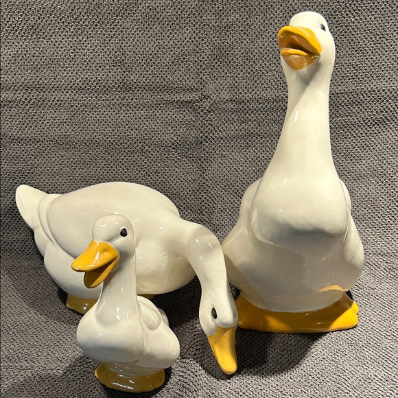 G H ‘87 Other - VTG 70s Trio Of Farmhouse Ceramic White and Yellow Geese. Check Photos